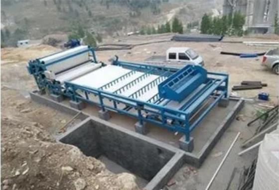 帶式污泥脫水機(jī)的結(jié)構(gòu)、工作原理、性能及優(yōu)點(diǎn)